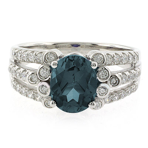 Beautiful Oval Cut Alexandrite Color Changing Unisex Silver Ring