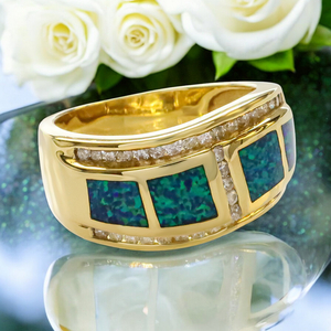 Beautiful Australian and Diamond Opal 14K Gold Ring