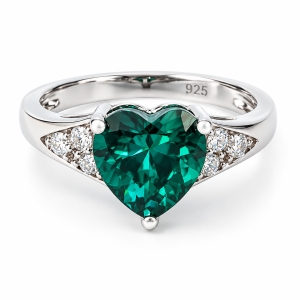 Beautiful Heart Shape Alexandrite and Cubic Zirconia Ring
