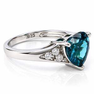 Beautiful Heart Shape Alexandrite and Cubic Zirconia Ring
