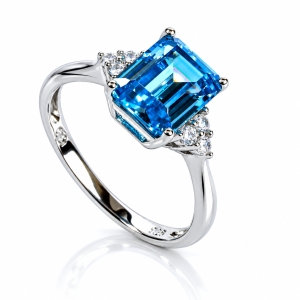 Emerald Cut Swiss Blue Topaz 925 Silver Ring