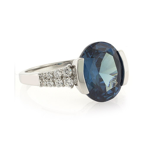 Blue to Green Color Change Oval Cut Stone Ring