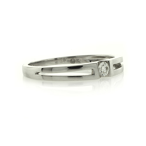18K White Gold Diamond Ring