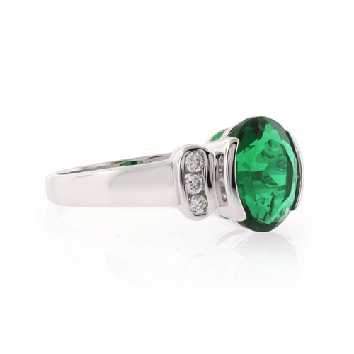 Emerald Oval Cut Stone Ring