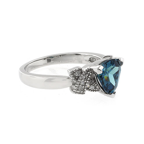 Color Changing Trillion Cut Alexandrite Ring Blue Green