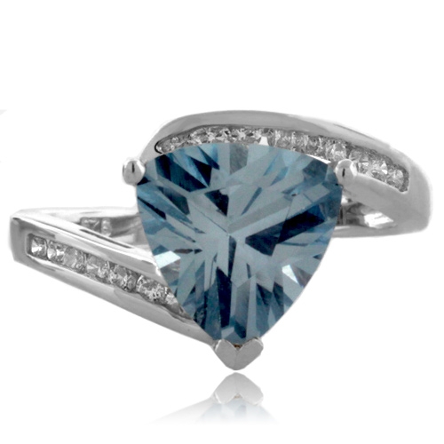 Gorgeous Trillion Cut Aquamarine Silver Ring